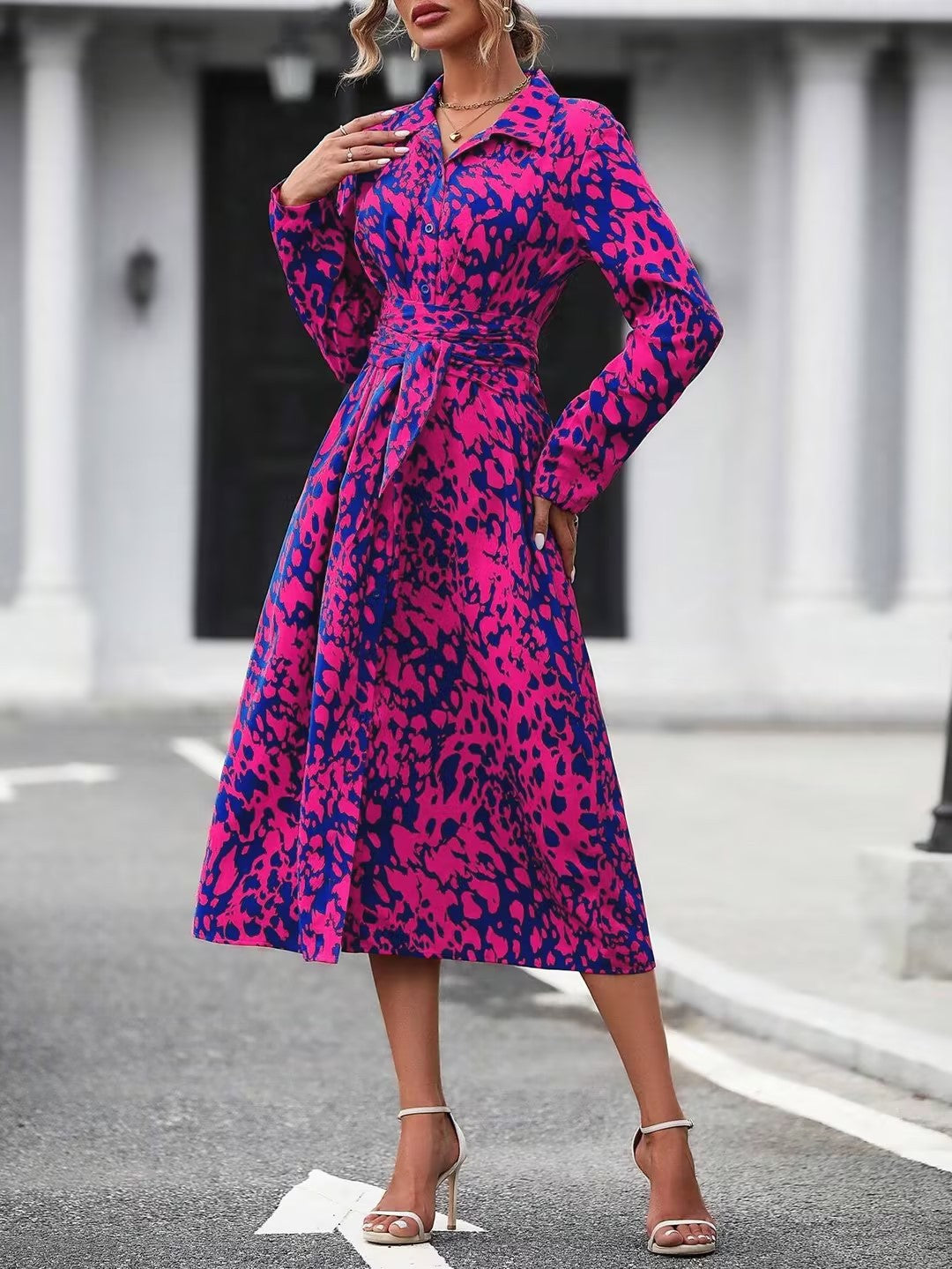 Damen Langarm-Hemdblusenkleid mit modischem Muster und praktischen Taschen EB