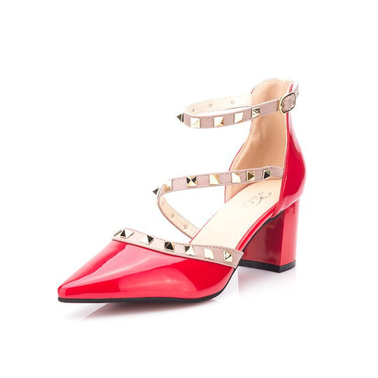Damen nan Riemchen‑Pumps mit Nietenapplikation, spitzer Zehenpartie und mittelhohem Blockabsatz EB