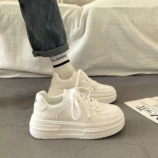 Damen Plateausneaker mit trendigem Design und optimalem Tragekomfort EB