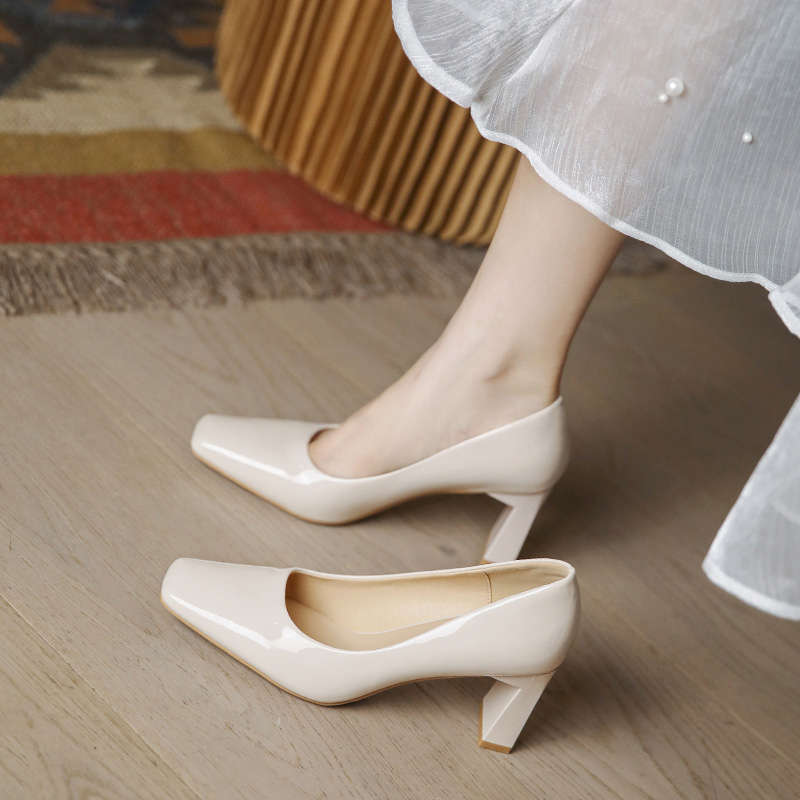 Damen Elegante und zeitgemäße Pumps mit blockierendem Absatz EB