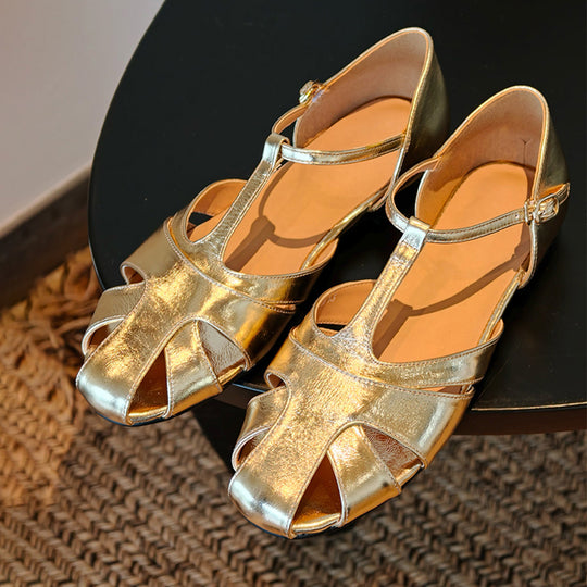 Damen Elegante Sandalen mit geschwungenem Riemchen und funkelndem Metallic-Finish EB