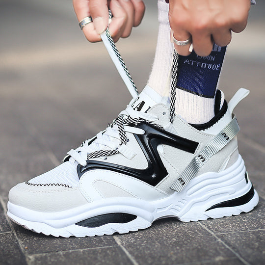 Damen sportliche Sneakers mit innovativem Design und farbenfrohen Akzenten EB