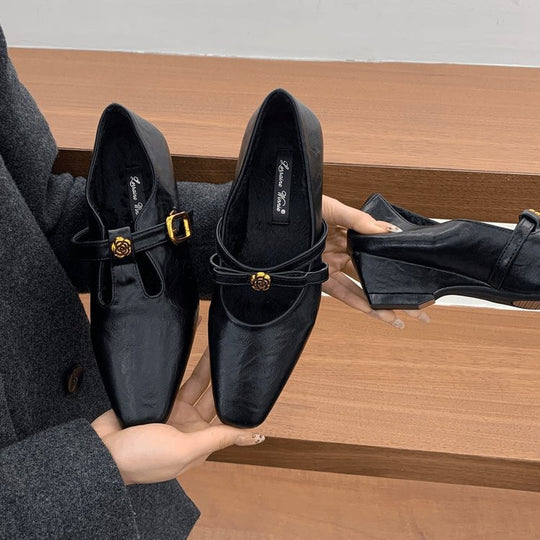 Damen elegante Ballerina-Pumps mit modischem Riemchen und stabiler Sohle EB