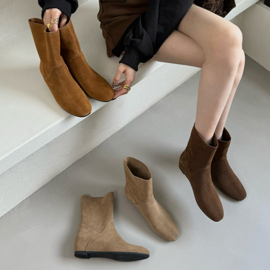 Damen Elegante Stiefeletten aus weichem Wildleder mit praktischem Anziehschlitz EB