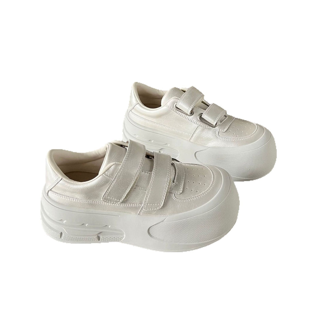 Damen Sportliche Sneakers mit verstellbarem Klettverschluss und luftiger Silhouette EB