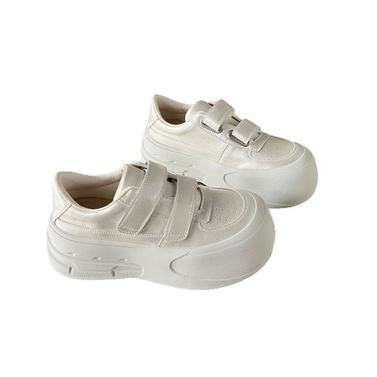 Damen Sportliche Sneakers mit verstellbarem Klettverschluss und luftiger Silhouette EB