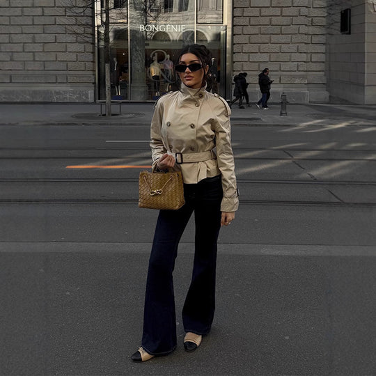 Damen Trenchcoat mit Taillengürtel und dekorativen Knopfdetails EB