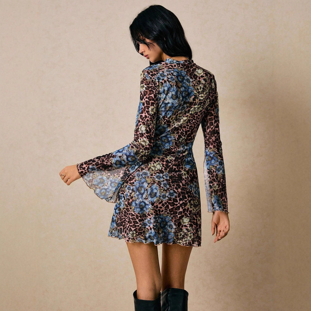 Damen nan figurbetontes Netz-Minikleid mit Leoparden- und Blumenprint, Stehkragen und Trompetenärmeln EB