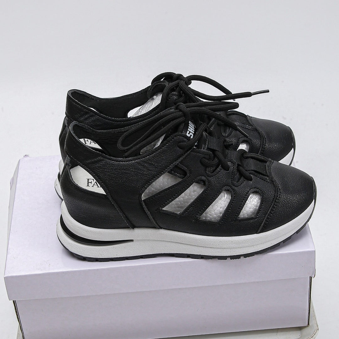 Damen Sportliche Sneakers mit luftigem Schnitt und bequemer Dämpfung EB