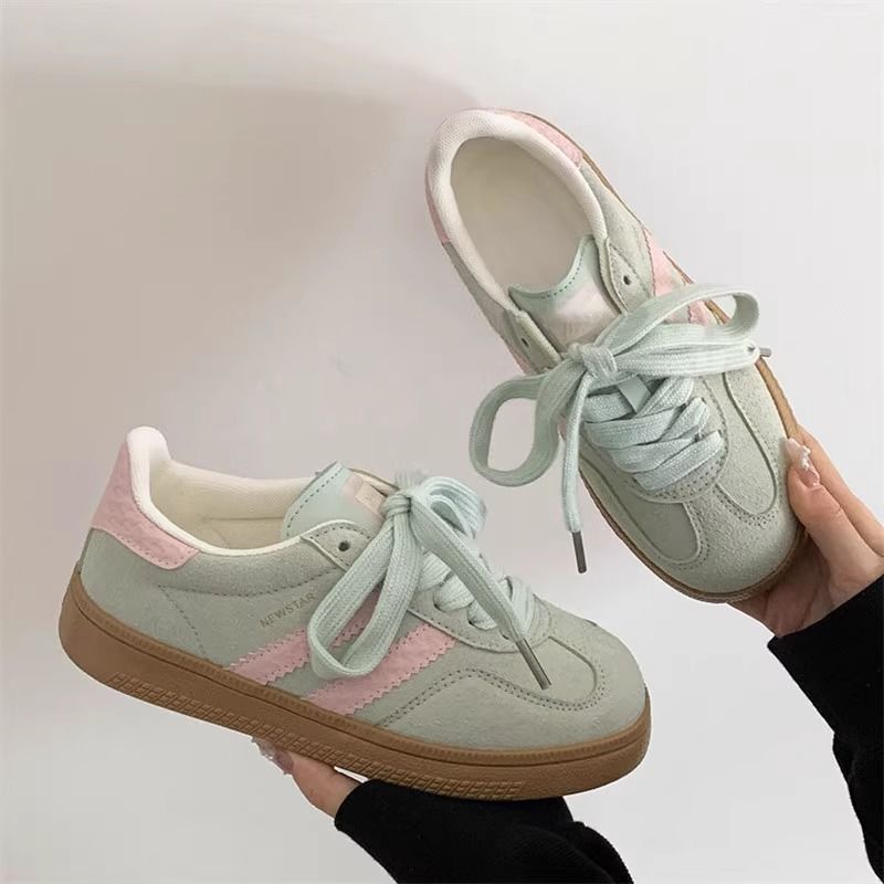 Damen Sportliche Sneakers mit atmungsaktivem Obermaterial und modischen Details EB