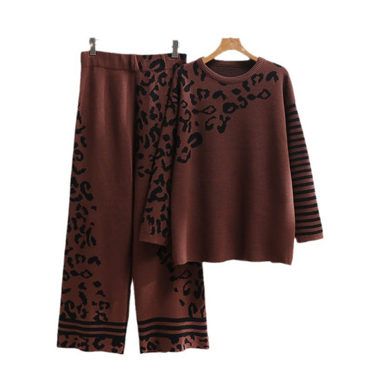 Damen modisches Lounge-Set mit Tiermuster und breiten Streifen EB