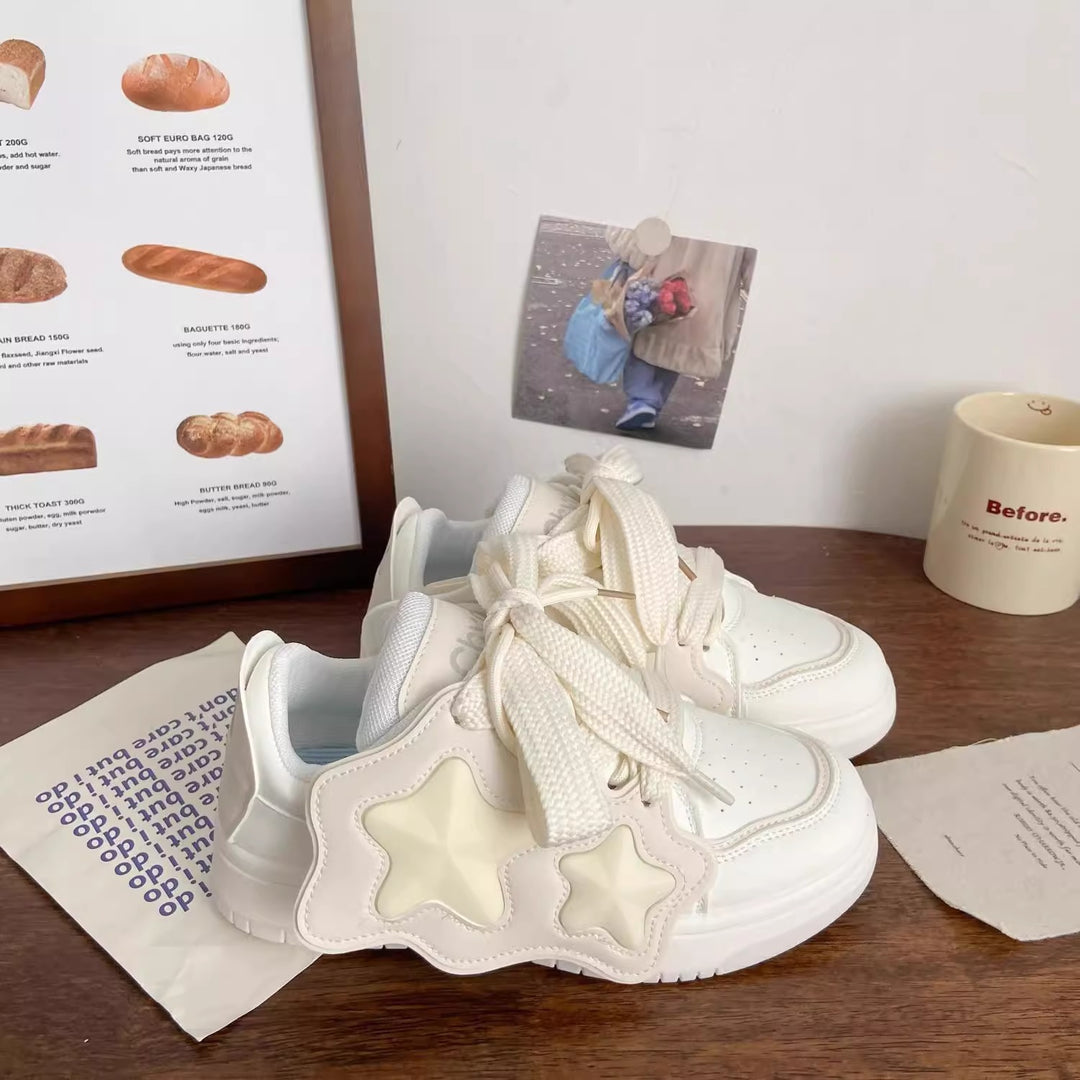 Damen Sneakers mit auffälligem Sternenmotiv und komfortabler Dämpfung EB