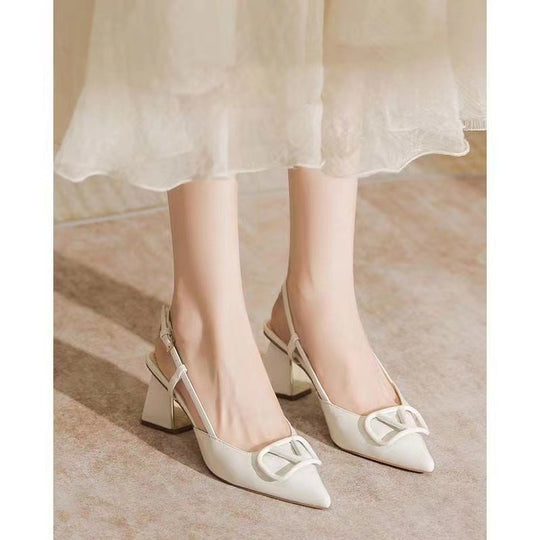 Damen Slingback Pumps mit dekorativen Metallakzenten und komfortablem Blockabsatz EB