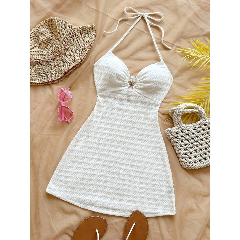 Damen Strandkleid mit raffinierten Trägern und dekorativem Schlitz EB