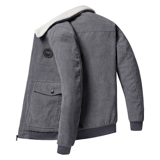 Herren Cord-Truckerjacke mit Sherpa-Kragen, Reißverschluss und aufgesetzten Pattentaschen EB