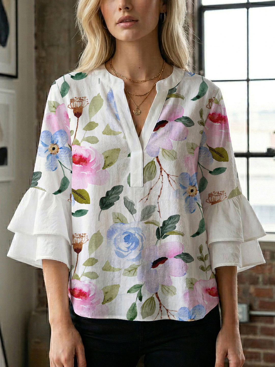 Damen Bluse mit Rüschendetails und auffälligem Animal-Print EB