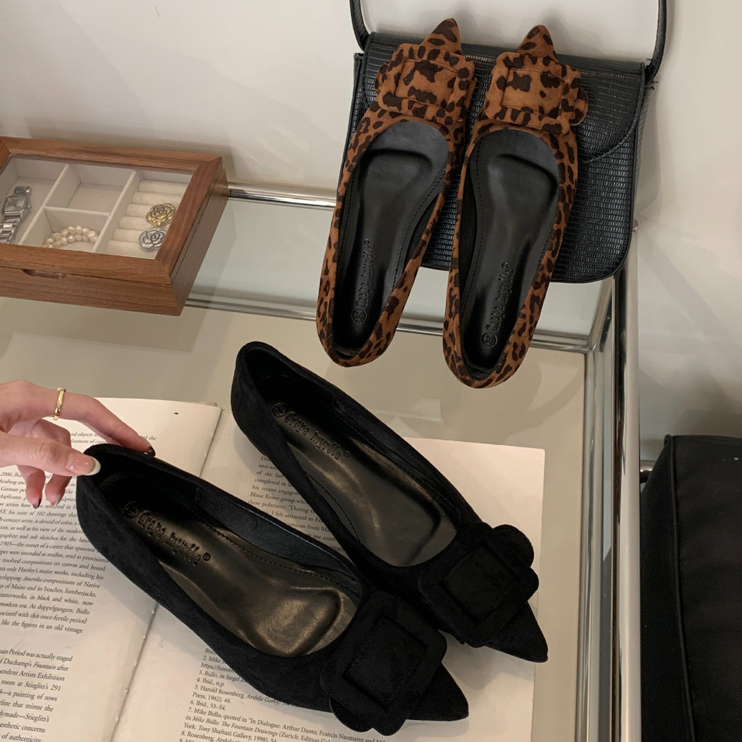 Damen elegante spitze Ballerinas mit modischem Schnallen-Detail EB