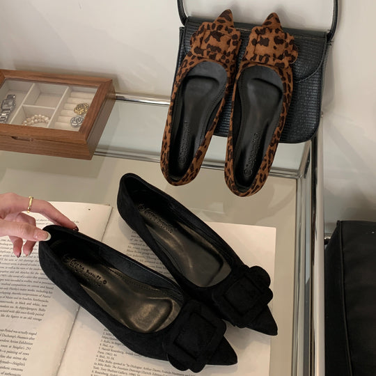 Damen elegante spitze Ballerinas mit modischem Schnallen-Detail EB