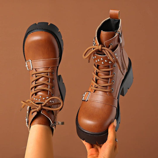Damen nan robuste Schnür-Bikerboots mit Ziernietriemen, seitlichem Reißverschluss und profilierter Plateausohle EB