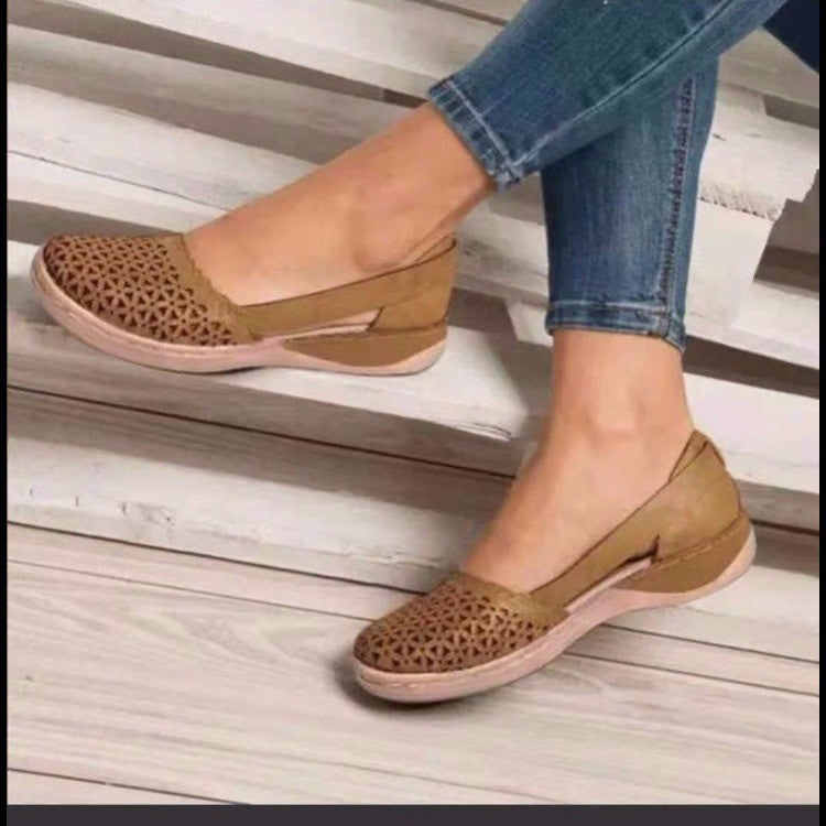 Damen luftige Clogs mit modischen Cut-Outs EB