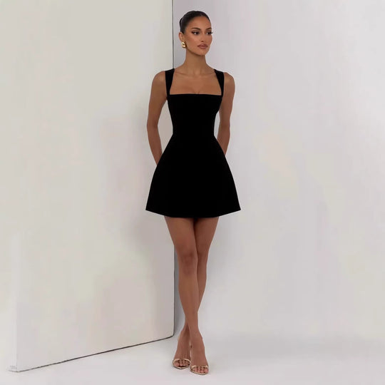 Damen figurbetontes Minikleid mit breiten Trägern und elegantem Ausschnitt EB
