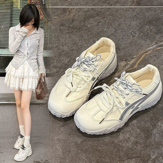 Damen Sportliche Sneaker mit bequemem Schnürsystem und robustem Profil EB