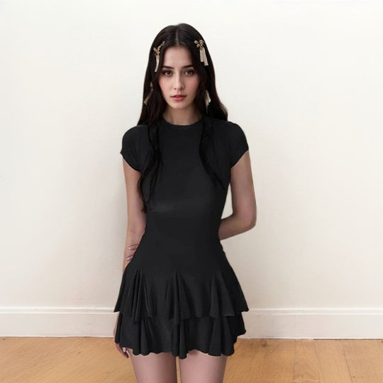 Damen Freizeitkleid mit fließendem Rock und raffinierten Rüschen EB