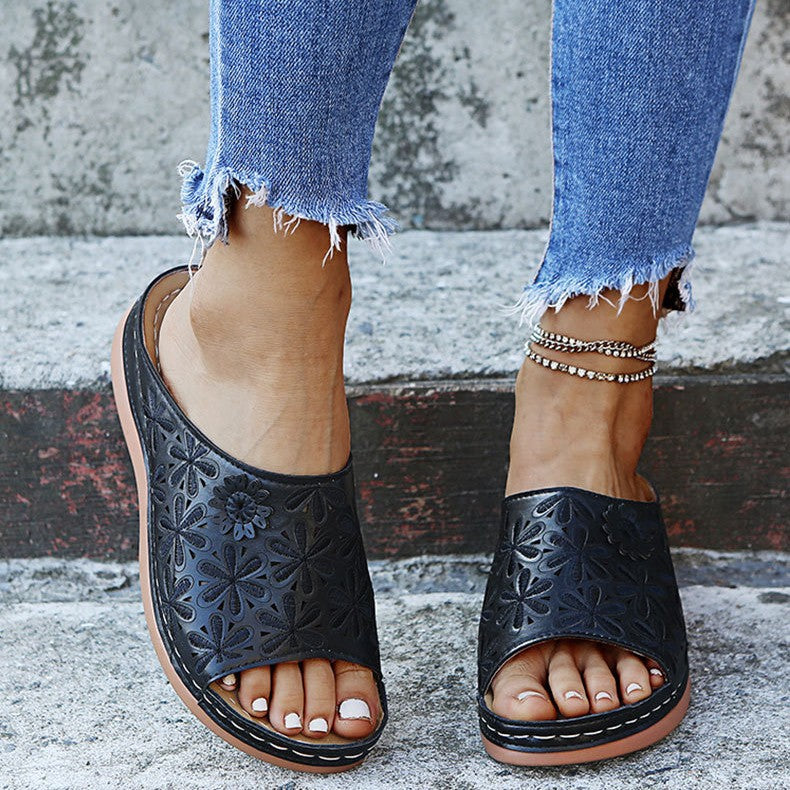 Damen Komfortable Clogs mit floralen Applikationen und anatomischem Fußbett EB