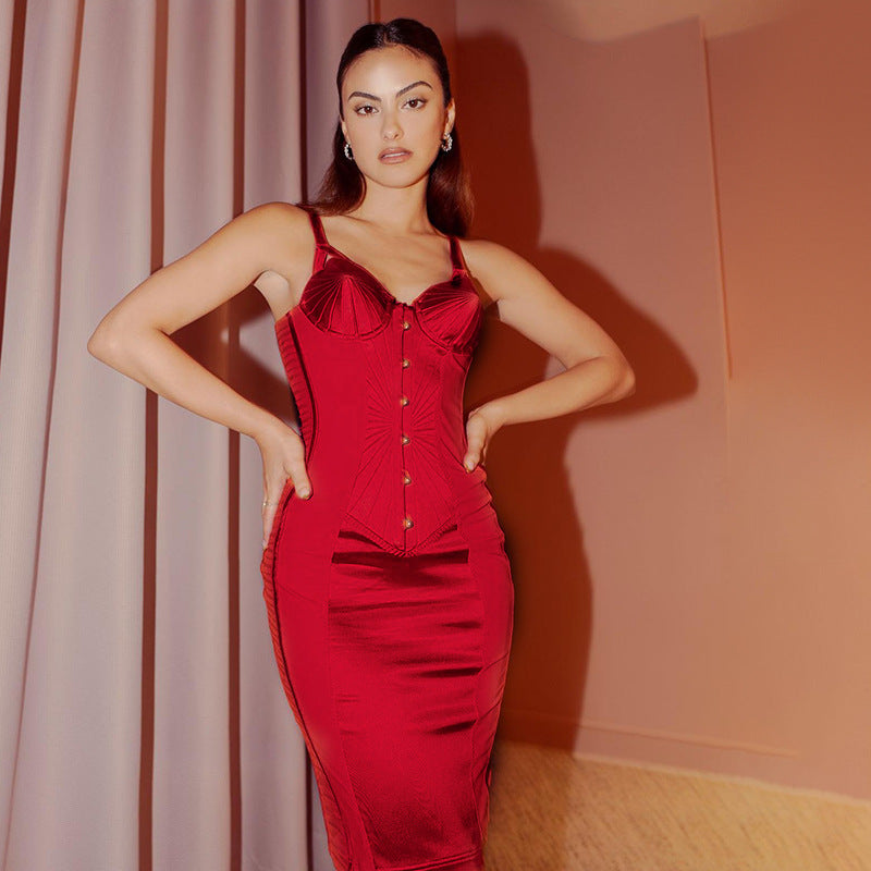 Damen figurbetontes Kleid mit raffinierten Details und schimmerndem Stoff EB