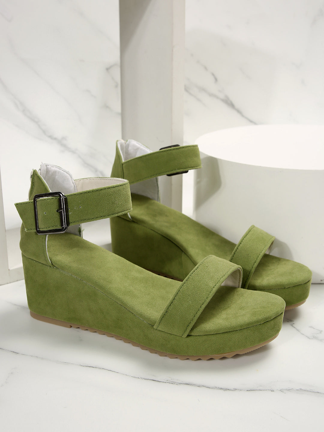 Damen Keil-Sandalen mit verstellbarem Riemen und rutschfester Sohle EB