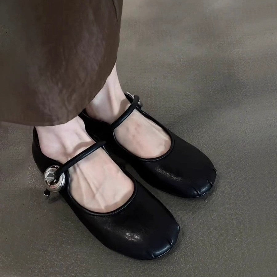 Damen elegante Ballerinas mit modischem Riemchen und dekorativem Schmuckdetail EB