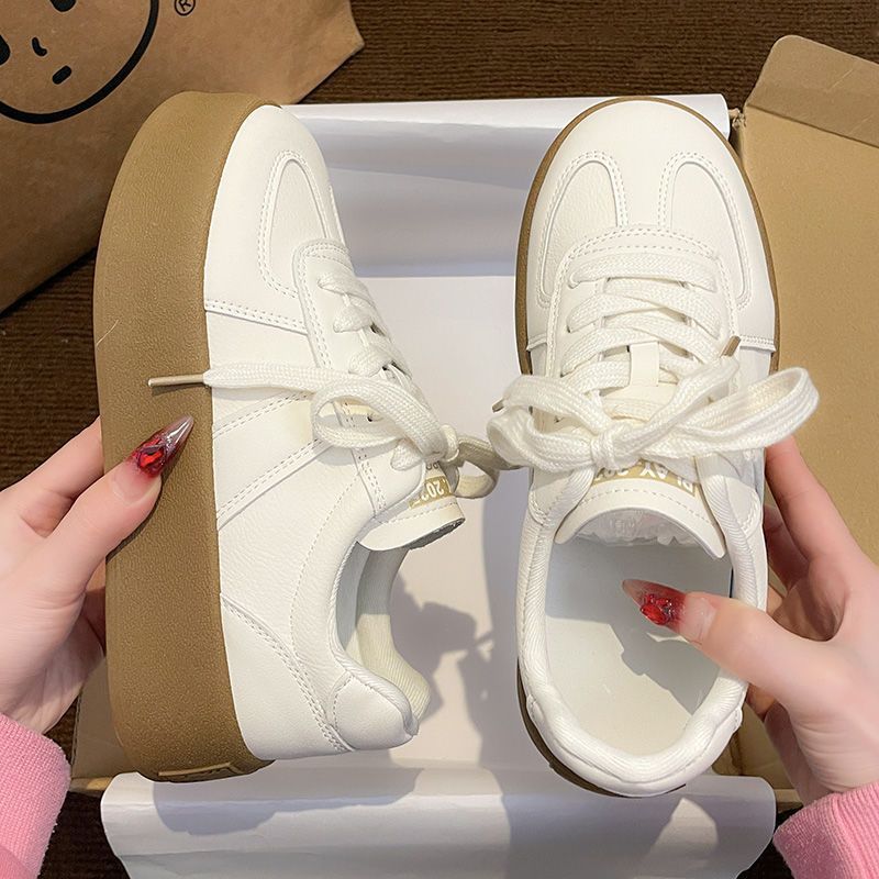 Damen Sportliche Sneakers mit rutschfester Gummisohle und atmungsaktiver Oberflächenstruktur EB