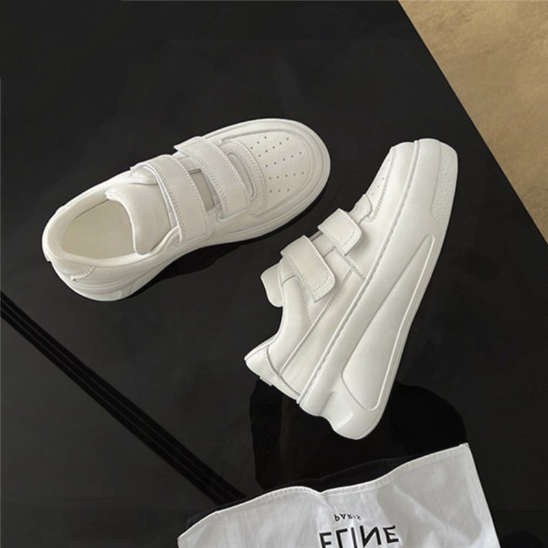Damen Sneakers mit modischen Klettverschlüssen und atmungsaktiver Sohle EB