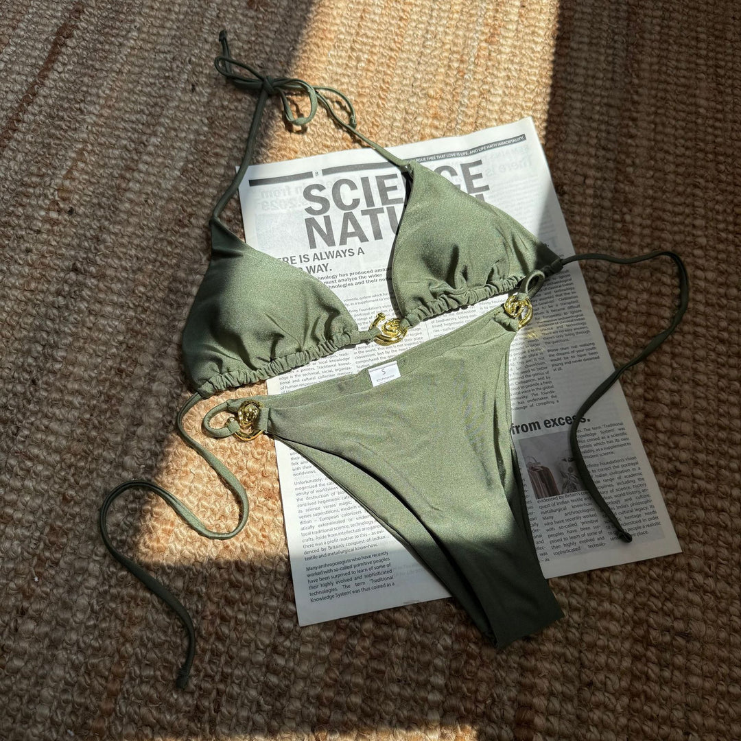 Damen Triangel-Bikini mit luxuriösem Gold-Detail EB