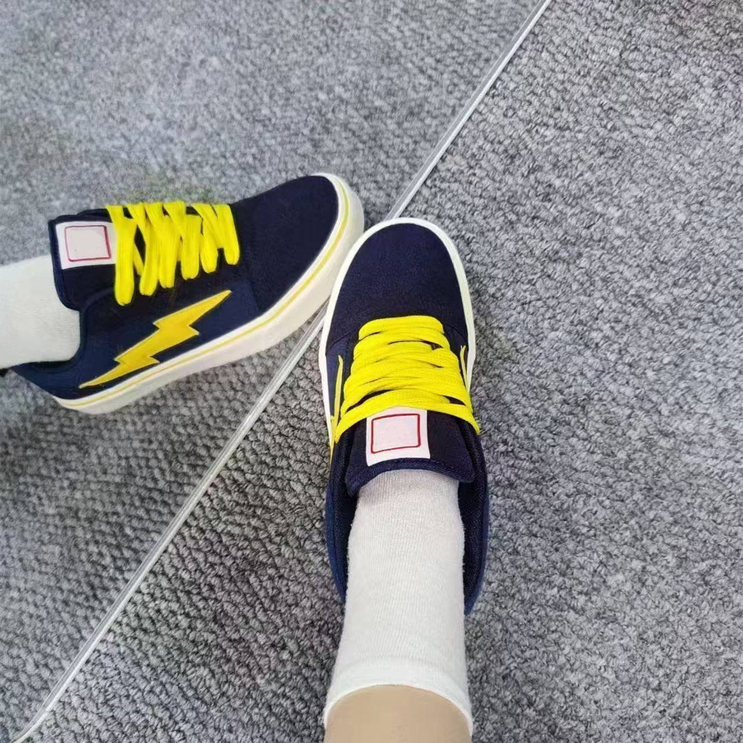 Damen Sportliche Sneakers im modernen Design mit aufwendigem Blitzmotiv EB