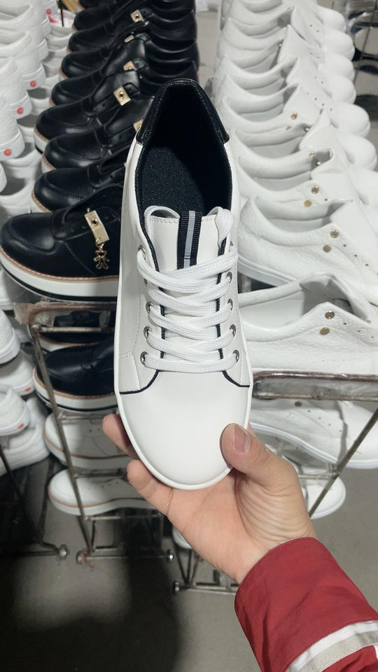 Damen Komfortable Sneakers mit floralem Design und dämpfendem Fußbett EB