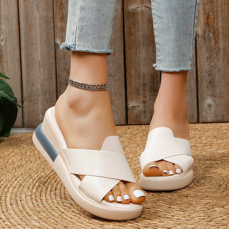 Damen Plateau-Sandalen mit modischem Schnitt EB