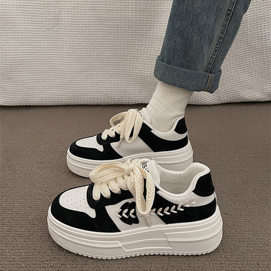Damen Sneakers mit modischem Design und bequemem Plateau EB