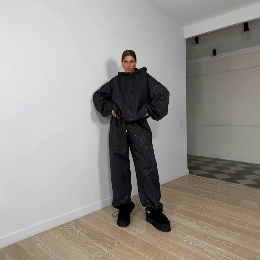Damen Urbaner Oversized Sweatanzug mit glitzernden Akzenten EB