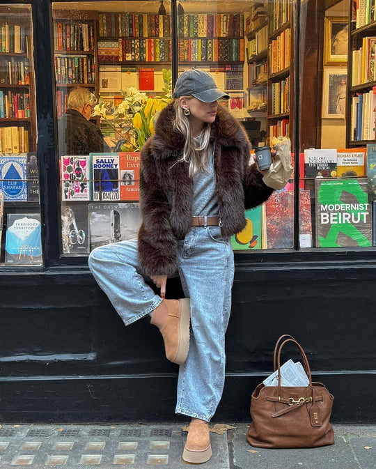 Damen Modische Kunstfelljacke mit cropped Schnitt und voluminösen Ärmeln EB