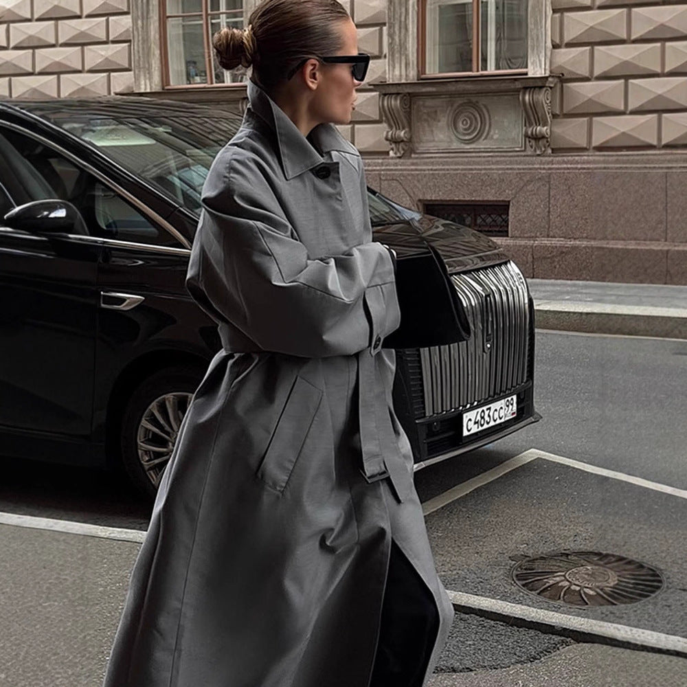 Damen eleganter Trenchcoat mit zeitgemäßen Schnitt EB