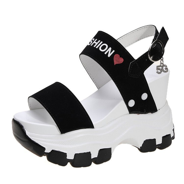 Damen Wedge-Sandalen mit dekorativen Trägern und rutschfester Sohle EB