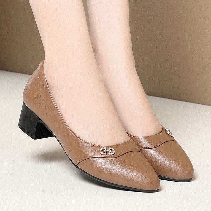 Damen elegante Pumps mit ansprechendem Schmuckdetail und bequemem Blockabsatz EB
