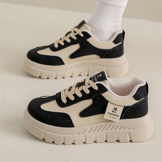 Damen Sportliche Plateau-Sneakers mit komfortabler Polsterung und robustem Obermaterial EB