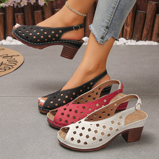 Damen Sandalen mit verziertem Schnitt EB