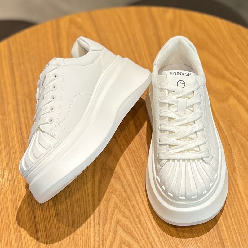 Damen Sneaker mit modischem Plateau und plissierter Vorderkappe EB