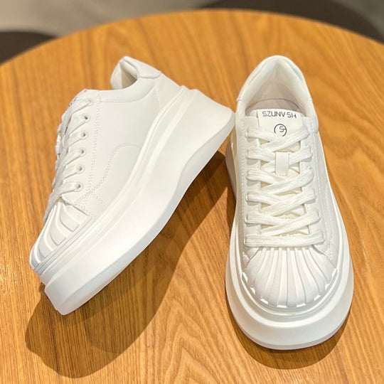Damen Sneaker mit modischem Plateau und plissierter Vorderkappe EB