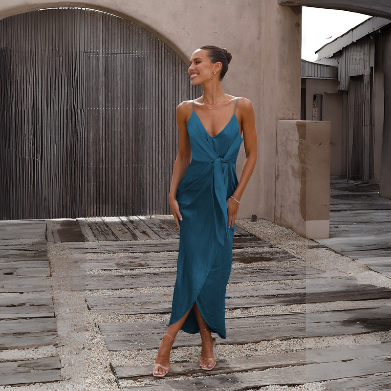 Damen Elegantes Abendkleid mit tiefem V-Ausschnitt und figurbetontem Schnitt EB