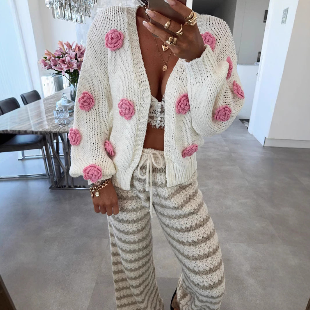 Damen gemütlicher Strickcardigan mit verspielten Blumenapplikationen EB