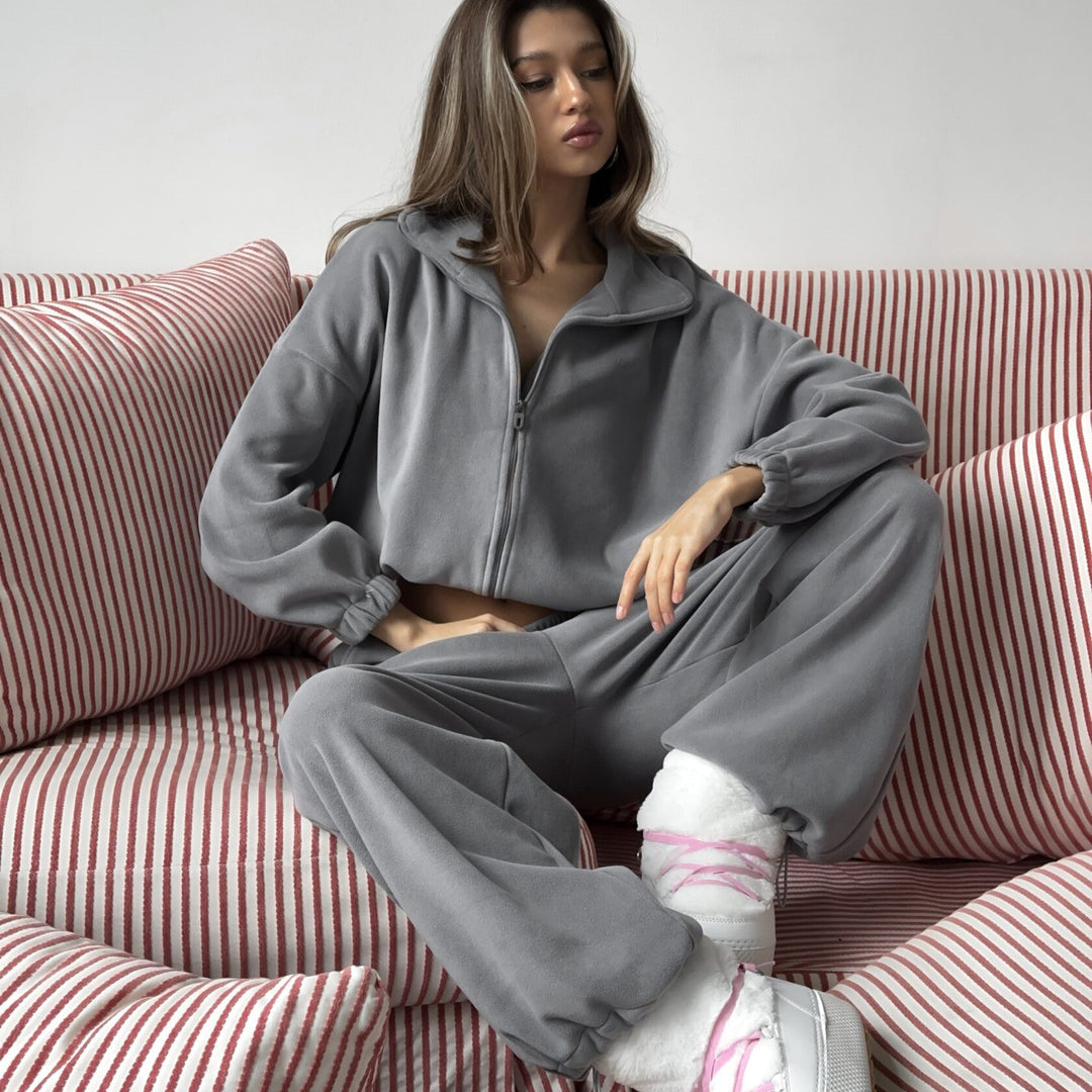 Damen Kuscheliges Fleece-Set mit kurzer Reißverschlussjacke, Stehkragen und weiter Jogginghose EB